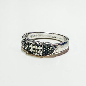 Size 9 Sterling Silver Vintage Studded Ring